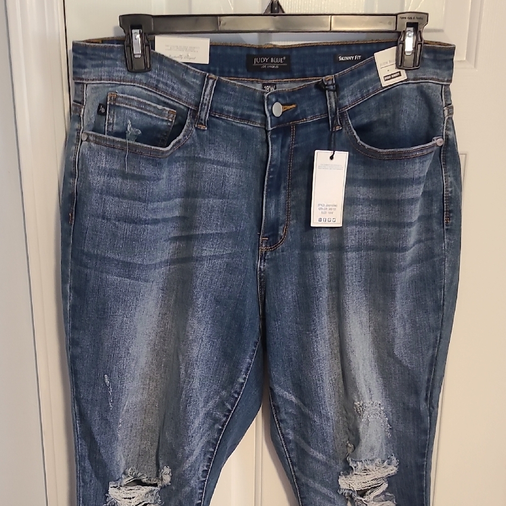 Judy Blue Women's Blue Distressed Jeans